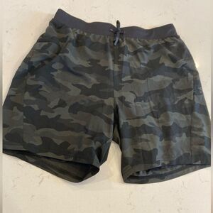 MUNICIPAL Sport Utility Camo Boxer Lined Athletic Shorts Medium